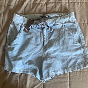 NWT Max Jeans Size 10/30 Blue Trouser Short